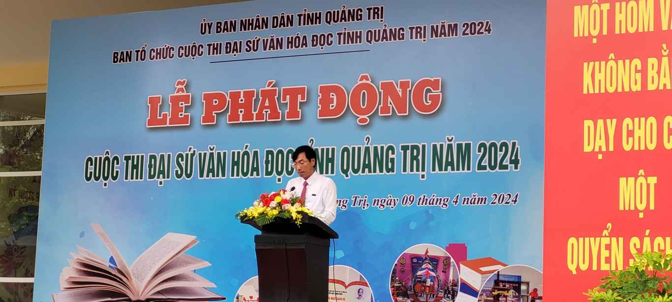 Gi&aacute;m đốc Sở VH-TT&DL tỉnh L&ecirc; Minh Tuấn ph&aacute;t biểu tại lễ ph&aacute;t động